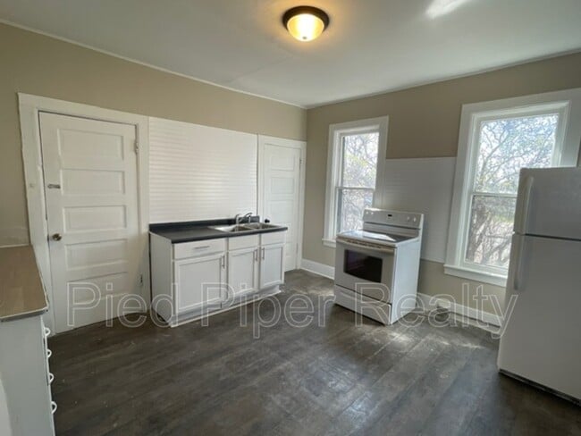 434 1/2 S State Ave in Freeport, IL - Building Photo - Building Photo