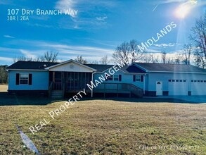 107 Dry Branch Way in Hopkins, SC - Building Photo - Building Photo