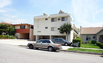 1052 Elm Ave in Glendale, CA - Building Photo - Building Photo