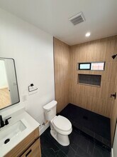 111 E 60th St in Long Beach, CA - Building Photo - Building Photo