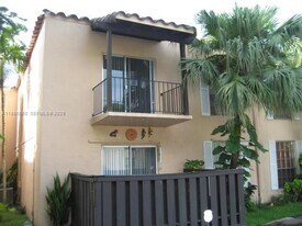 10790 N Kendall Dr in Miami, FL - Building Photo