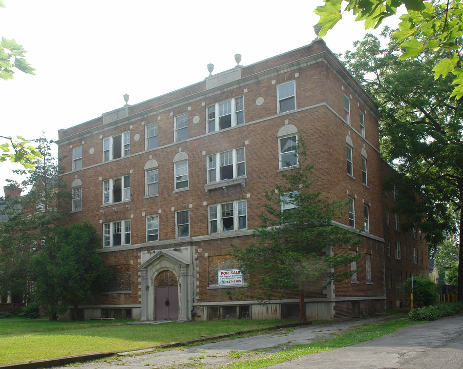 664 W Onondaga St in Syracuse, NY - Building Photo