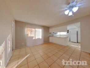 5819 W Grovers Ave in Glendale, AZ - Building Photo - Building Photo