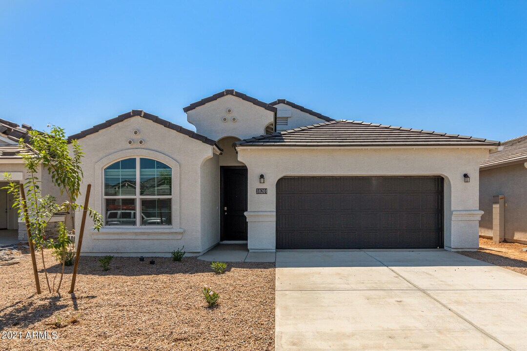38201 W San Alvarez Ave in Maricopa, AZ - Building Photo
