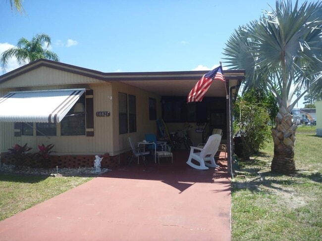10821 Wales Loop in Bonita Springs, FL - Building Photo - Building Photo
