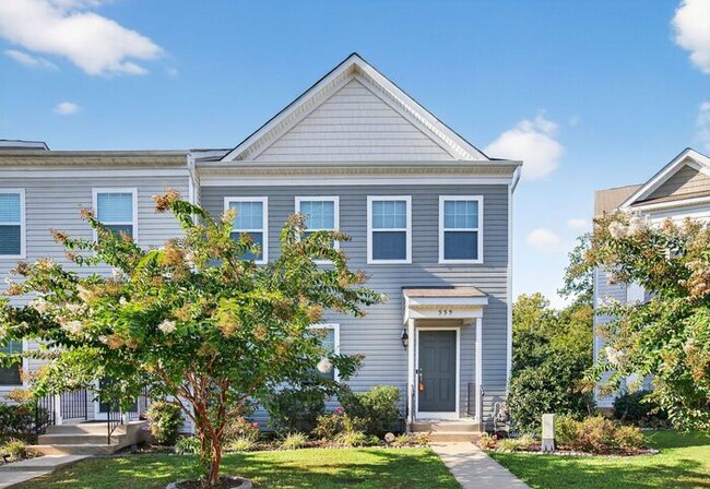 property at 559 English Oak Ln