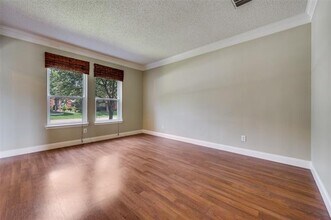 9610 Windy Hollow Dr in Irving, TX - Building Photo - Building Photo