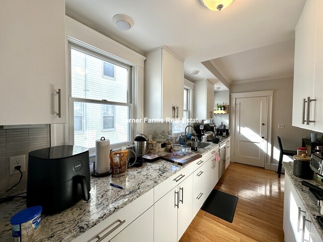 34 Leonard St, Unit 1