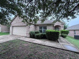 3906 Links Ln in Round Rock, TX - Building Photo