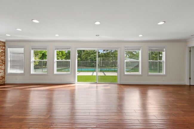 1824 Black Mountain Rd in Hillsborough, CA - Building Photo - Building Photo