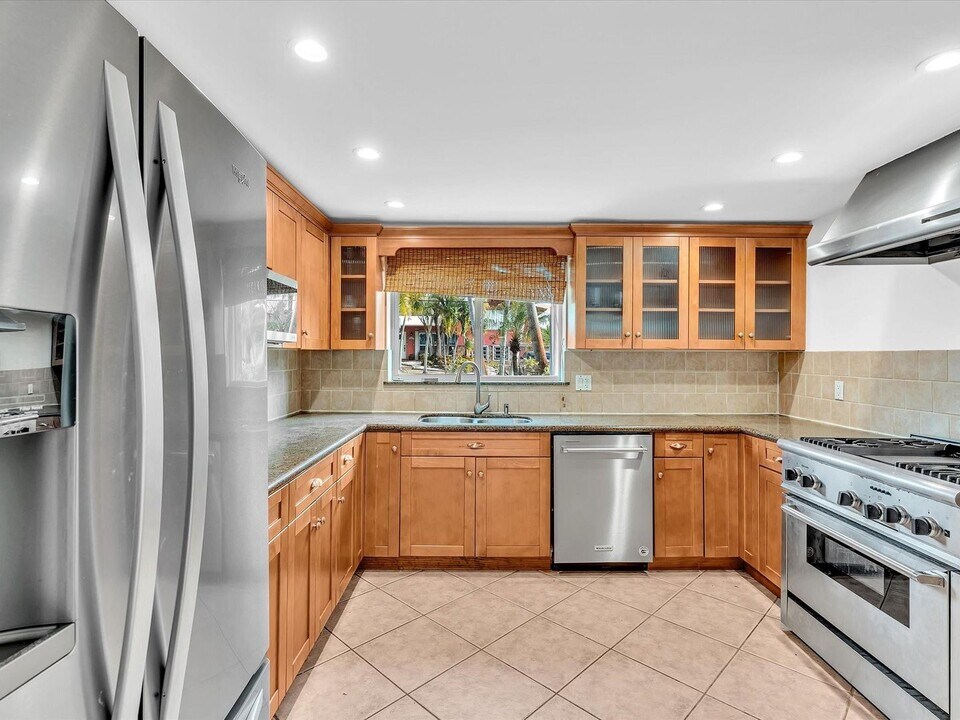 2507 Okeechobee Ln in Fort Lauderdale, FL - Building Photo