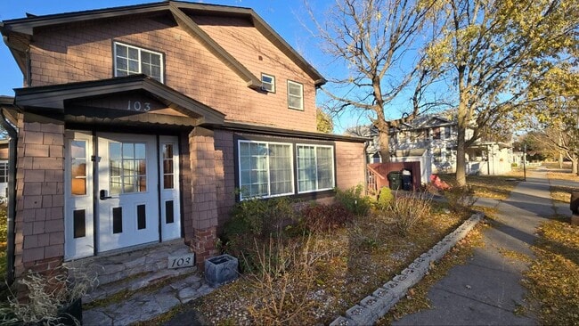 property at 103 East Saint Mary's St