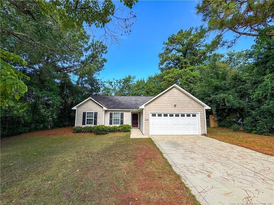 1910 Poplar Dr in Fayetteville, NC - Building Photo