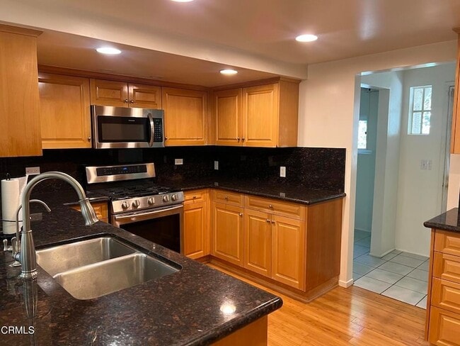 5414 Palm Dr in La Cañada Flintridge, CA - Building Photo - Building Photo