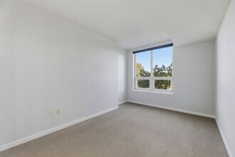 1375 Lick Ave in San Jose, CA - Building Photo - Building Photo