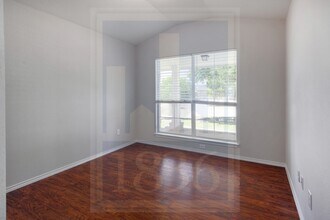 1011 Burgess Dr in Leander, TX - Building Photo - Building Photo