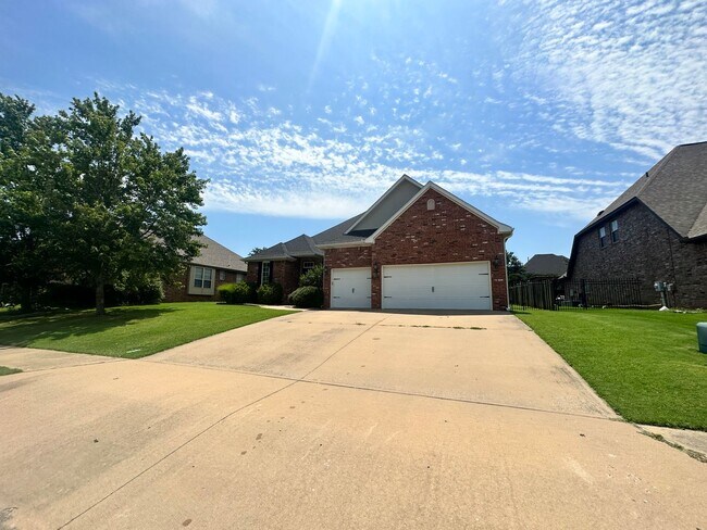 3705 SW Plateau Blvd in Bentonville, AR - Building Photo - Building Photo