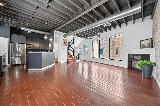 property at 708 W Clay St
