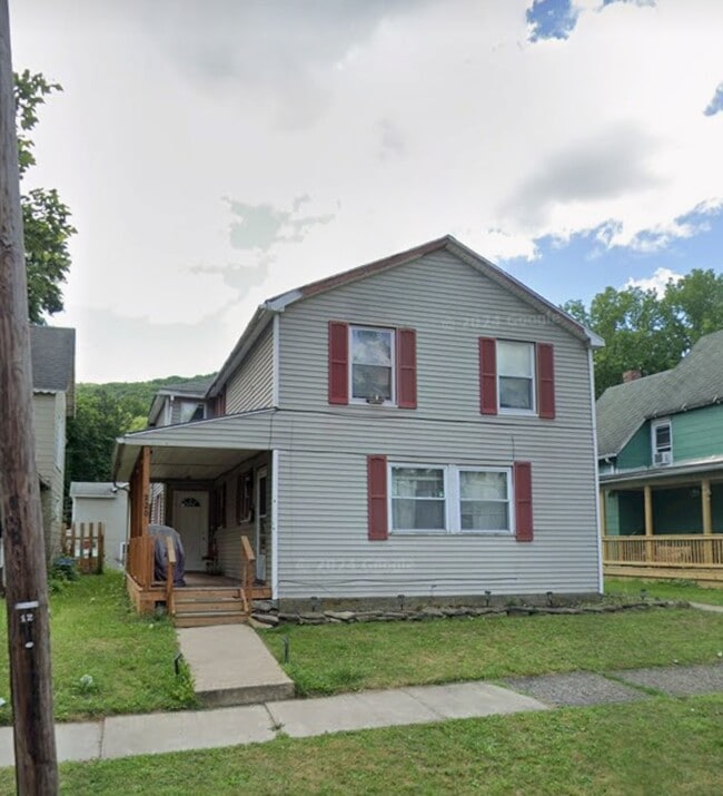 220 E 2nd St, Unit 102