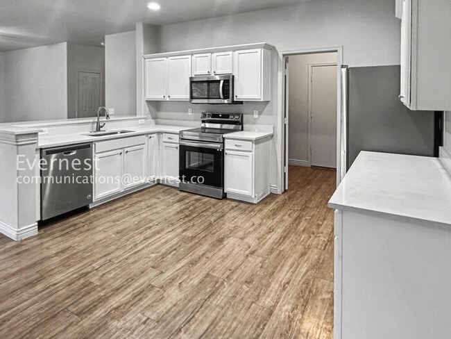 2210 N 91st Ln in Phoenix, AZ - Building Photo - Building Photo