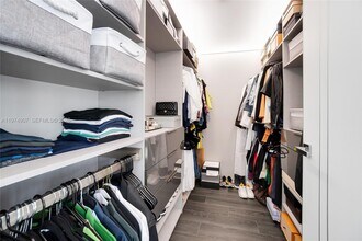 2900 NE 7th Ave in Miami, FL - Building Photo - Building Photo