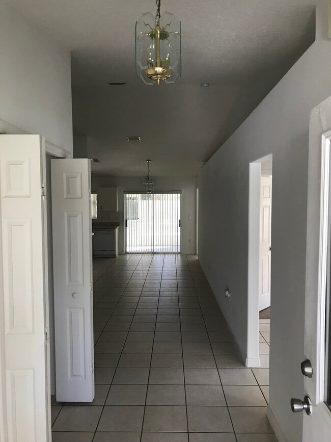 9 Rainbow Ln in Palm Coast, FL - Building Photo - Building Photo