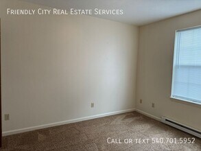 1105 Lincolnshire Dr in Harrisonburg, VA - Building Photo - Building Photo