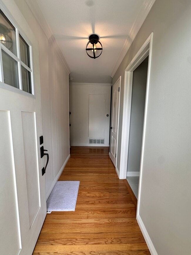 1211 S Oakhaven Dr in Anaheim, CA - Building Photo - Building Photo