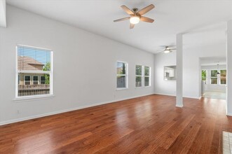 1727 Shire St in Pflugerville, TX - Foto de edificio - Building Photo