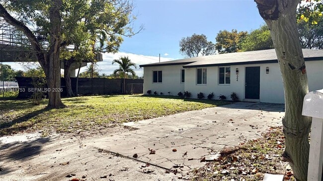 644 NW 146th St in Miami, FL - Building Photo - Building Photo