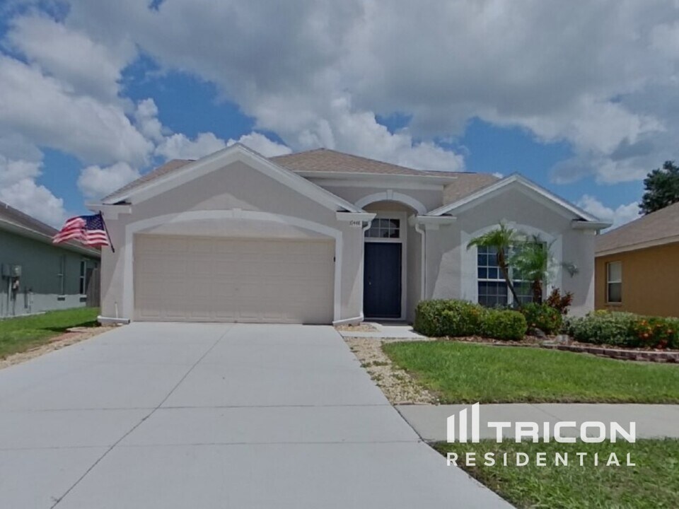 10448 Hallmark Blvd in Riverview, FL - Building Photo