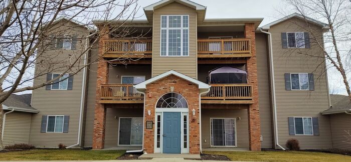 2665 Triple Crown Ln in Iowa City, IA - Building Photo