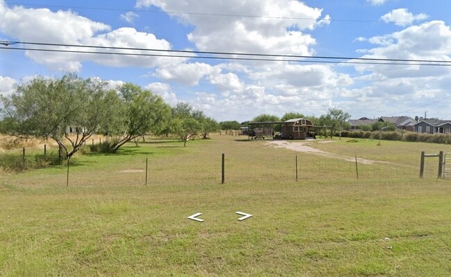 22602 Val Verde Rd, Unit 1 in Edcouch, TX - Building Photo - Building Photo
