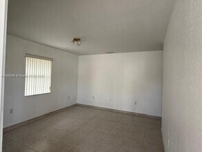 11252 SW 2nd St in Miami, FL - Building Photo - Building Photo