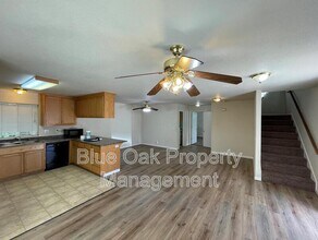 592 E 5th Ave in Chico, CA - Foto de edificio - Building Photo