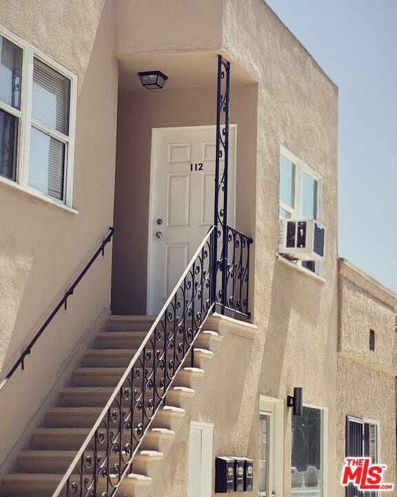 112 N Lincoln St in Burbank, CA - Building Photo - Building Photo