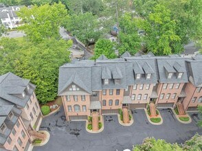 4222 Rickenbacker Dr NE in Atlanta, GA - Building Photo - Building Photo