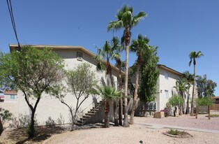 Desert Winds in Phoenix, AZ - Building Photo