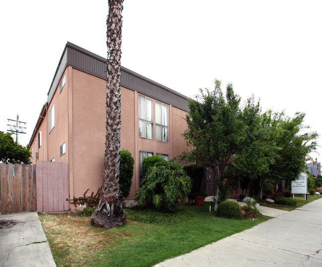 Santa Rosa Villas Apartments in San Diego, CA - Building Photo - Building Photo