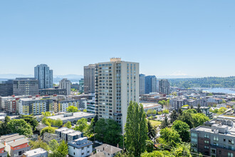 University Plaza Condominiums in Seattle, WA - Building Photo - Building Photo