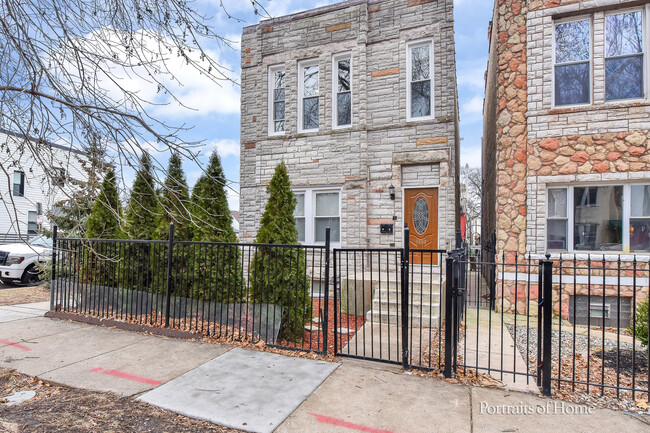 property at 3501 W Le Moyne St