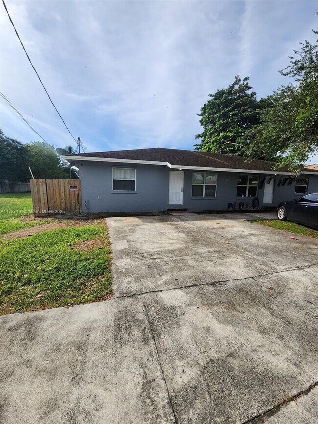 12040 SW 214th Ter-Unit -1 in Miami, FL - Building Photo - Building Photo
