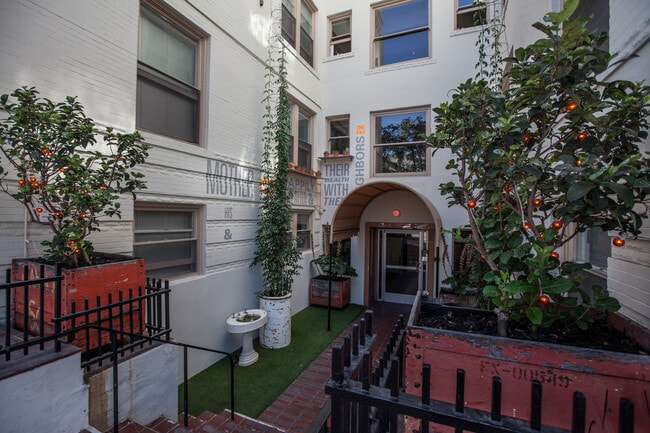 950 Ninth Ave in San Diego, CA - Building Photo - Building Photo