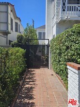 441 1/2 S Palm Dr in Beverly Hills, CA - Building Photo - Building Photo