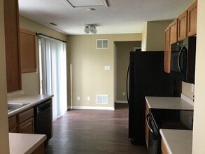 2012 Fullwood Dr in Brownsburg, IN - Foto de edificio - Building Photo