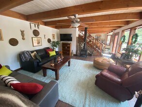 11963 Rainbow Dr in Truckee, CA - Building Photo - Building Photo