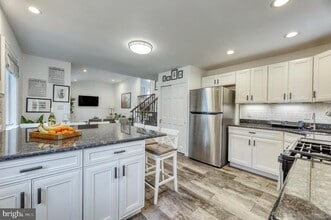 191 Lakeshore Dr in Oakland, NJ - Building Photo - Building Photo