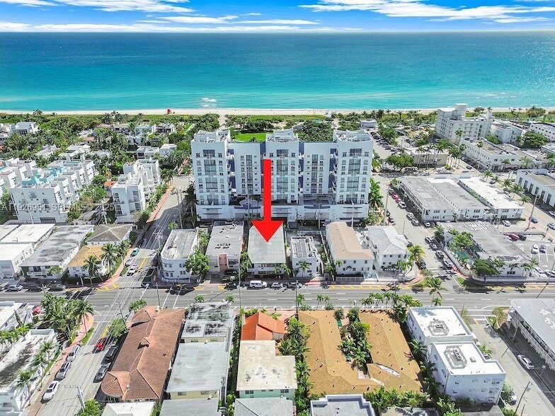 7625 Harding Ave, Unit 1 in Miami Beach, FL - Foto de edificio