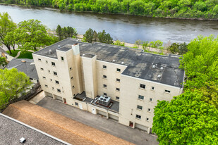 200 Mississippi River Blvd N in St. Paul, MN - Foto de edificio - Building Photo