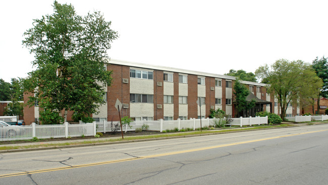 128 Loudon Rd in Concord, NH - Building Photo - Building Photo